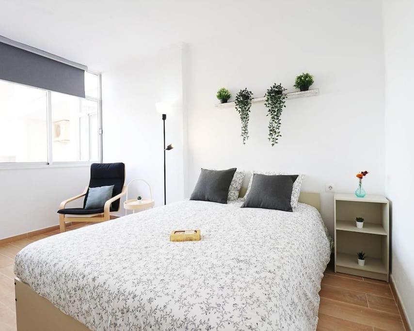 Brand New Apartment. 400 Meters Best Beach Torrevieja Bagian luar foto