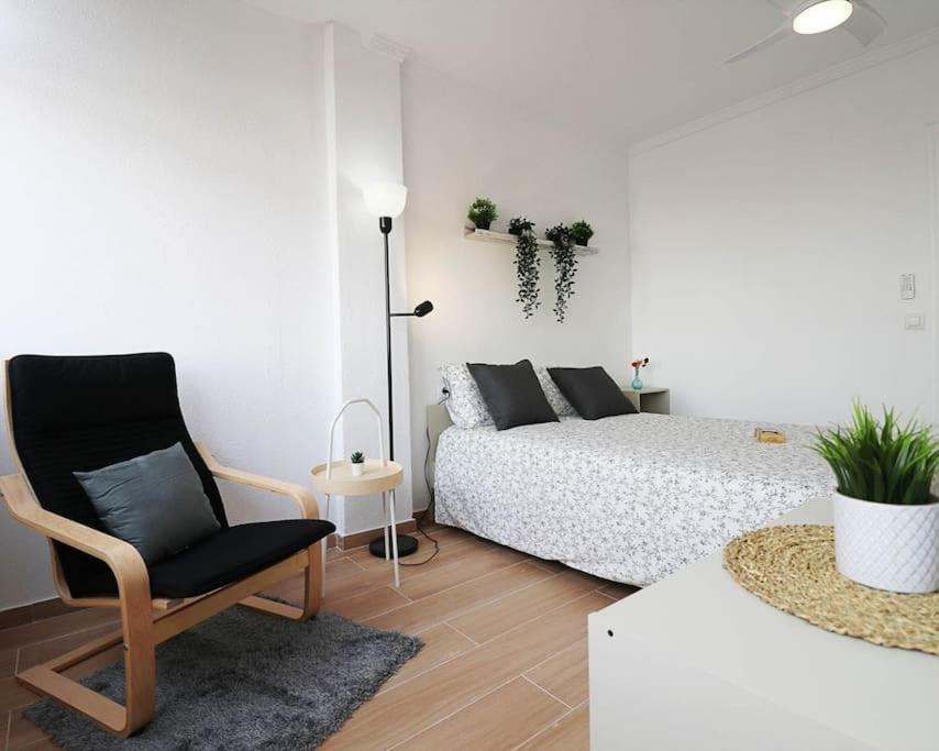 Brand New Apartment. 400 Meters Best Beach Torrevieja Bagian luar foto
